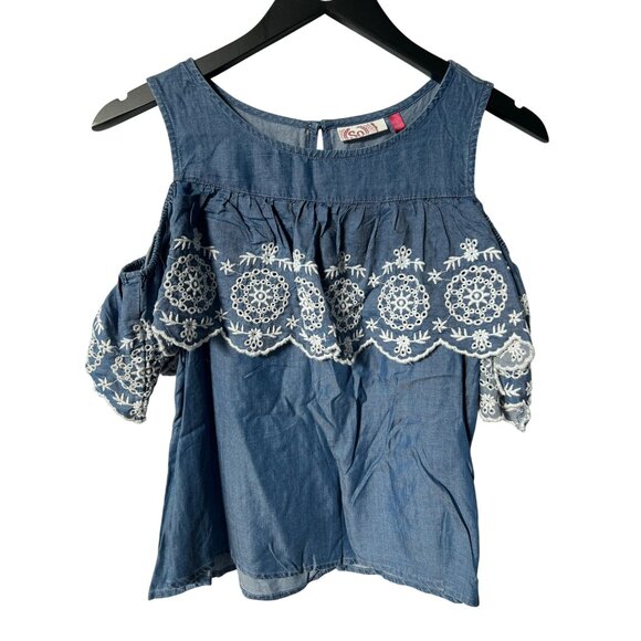 SO Ruffle Cold Shoulder Top Size Small Embroidered Eyelet Chambray Blue Boho NEW - Picture 2 of 8